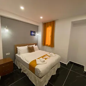 Zeus Economy Hotel
