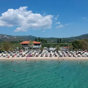 To Kastro Pensiune Neos Marmaras